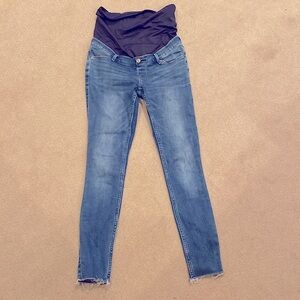 Awesome maternity jeans!